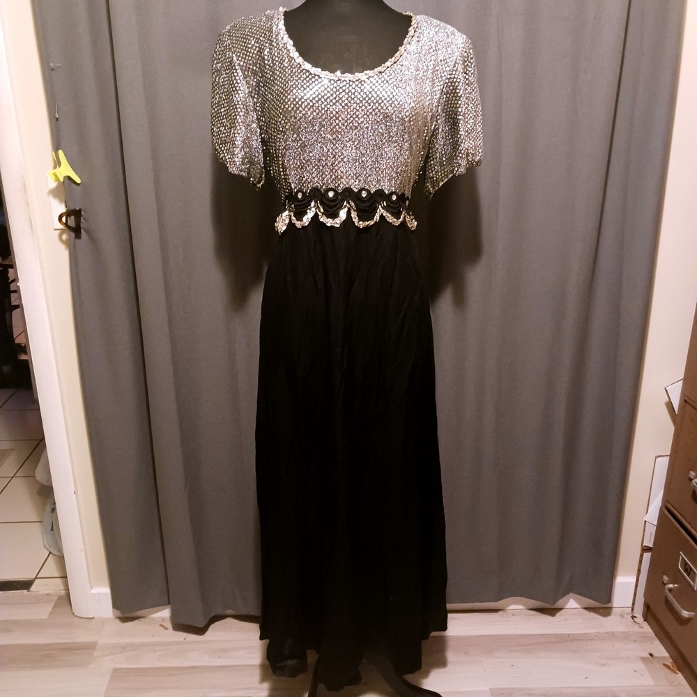 Vintage 90's Bling Formal Molly Malloy Evening Silver Sequin Black Gown Dress 18